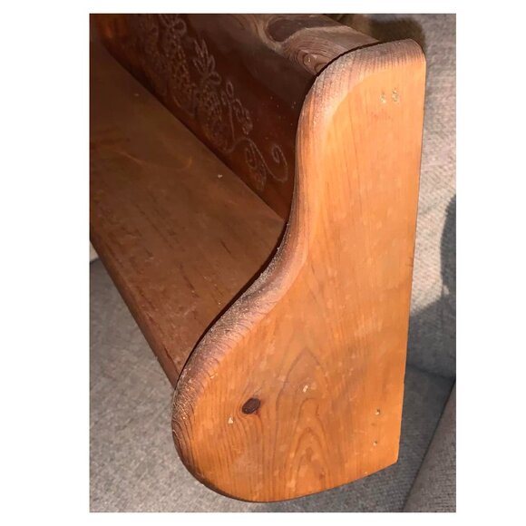 VTG Wooden Heart Cutout Wall Shelf w/ 4 Pegs & Punched Copper Pineapple Design - Picture 7 of 7